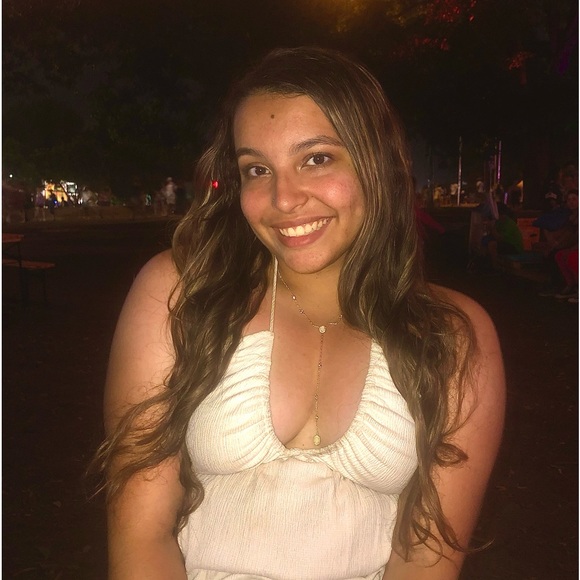 Meet your Posher, Lauren - Picture 1 of 1